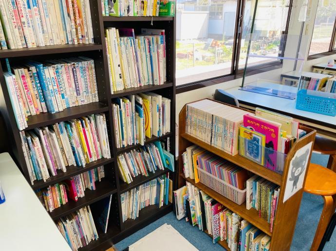 読書は「心のごはん」。宇賀野教室では本を読むことを大切に指導しています。
