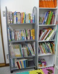 本やパズルも置いています。