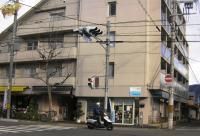 洛北高校から北へ徒歩２分。下鴨本通に面しています。