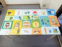 絵本、やりとりぶっく、カード、ノートの一部です。ママ絵本は、心温まる内容です。