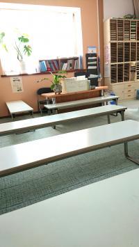教室は密を避けるため、年齢に応じ２部屋に分かれています。