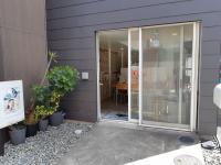 １階玄関前　ベビーカー置けます