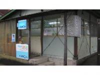 楽々荘の駐車場より見える教室です。