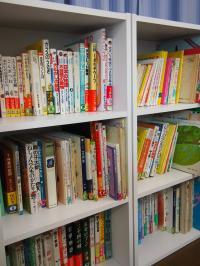 くもん文庫。絵本もいっぱい。お気に入りの絵本はどれかな？