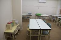 明るい教室で、お話をきかせて下さい。<br />
