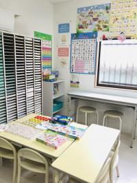 幼児さん専用コーナー♪♪<br />
パズルやカード等、知育玩具で学ぶ場。<br />
