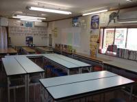 各座席にスタッフ配置。お子さんたちを見守ります。