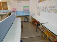 英語を学習する生徒が座る席です。