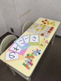 ２歳以下のお子様用の教具も充実しています。