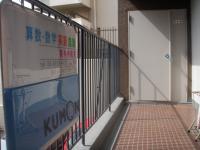 マンション集会室入口です。マンションへは御堂筋側からも入れます。