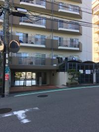 日商岩井緑地公園マンション集会室に教室があります。ベビーカーでもお越しになれます