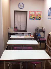 幼児さんは、カードや教具も使って楽しく学習できます。