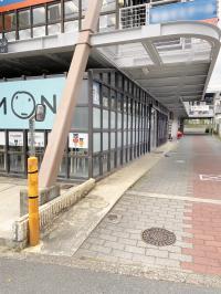 歩道から段差なく教室へ入れますので、ベビーカーでも安心です