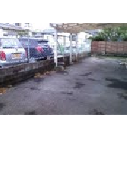 広々とした送迎用駐車場と駐輪場が有ります。