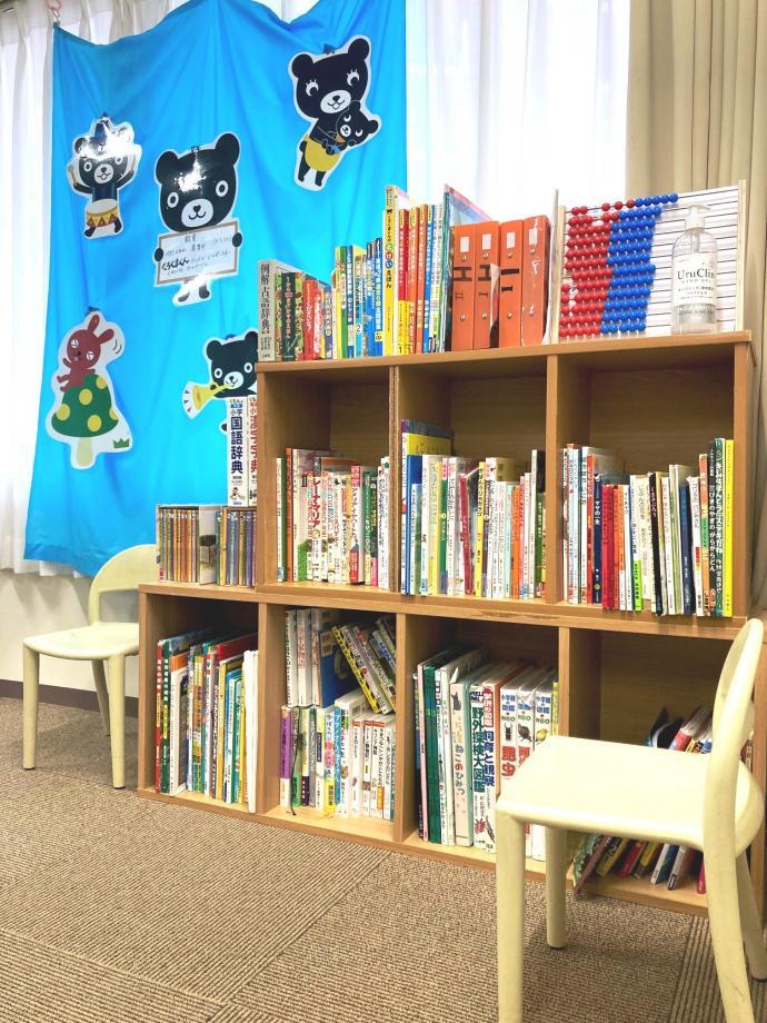 生徒待合スペース・読書コーナーもご用意しております。