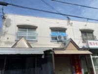 1階にあかいろ鍼灸院さんやアスピ薬局さん。<br />
その2階に教室があります。