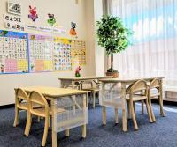 転んでも安心なカーペットの幼児、ベイビールーム。<br />
