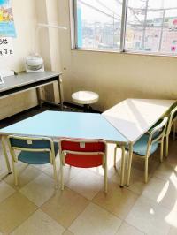 幼児用席もあります。学習姿勢が身につくまで対面指導、学習をサポートいたします。