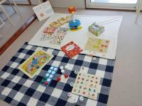 Babykumonや乳幼児タイムには、床に敷物を敷いて寝転んでも大丈夫！！