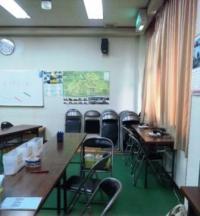 こちらでは、子ども達が学習したプリントを採点しています。