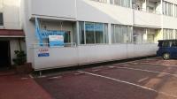 教室は北巣本小学校の西側に位置しています。