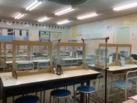 ウィルス飛沫感染予防にデスクパーティション・飛沫防止シートを設置