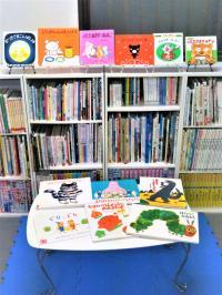 800冊以上の本の貸出をしています。みんな本が大好きです!