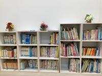 絵本、小説、育児書など沢山の本をご用意しています。