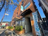 JR八尾駅近くのぱんのいえ北側、奥村クリニックビルの3階です。