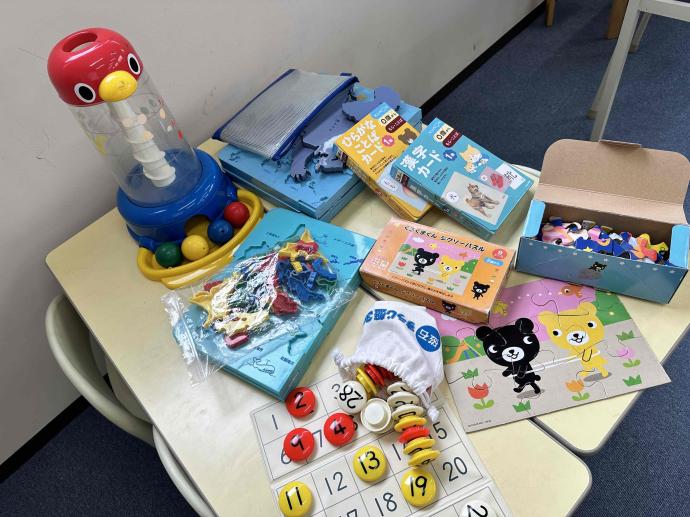 幼児・園児さんも大歓迎です！<br />
専用の机・いすや教具・玩具も取り揃えております♪