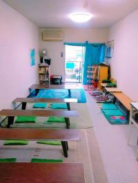 教室では、幼児さんから中高生まで学習しています。