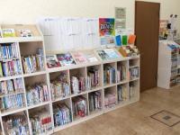 待合室には大人から子供まで読んで頂ける本がたくさんあります♪