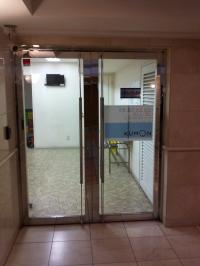 エントランスを入ってすぐの集会室です。