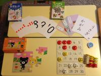 赤ちゃんから親しめる教具もあります♪