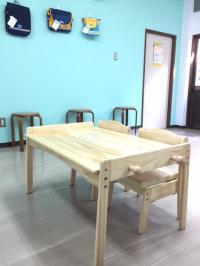 座ってお勉強がしてみたいお子さんの席もご用意しています!!