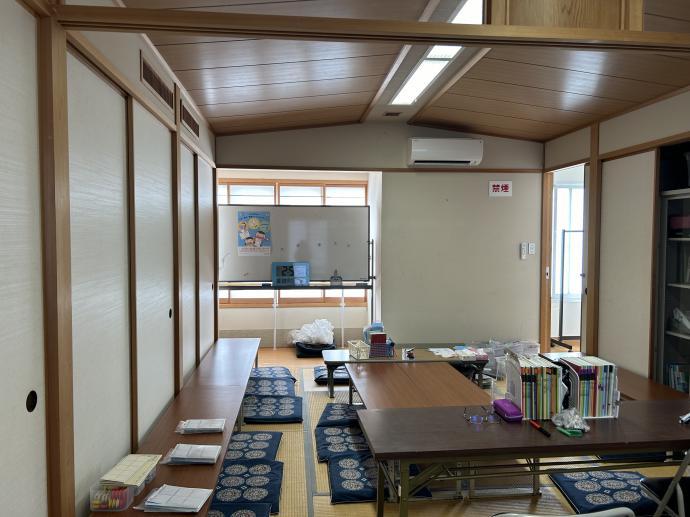 教室は2部屋続きの広い和室です。
