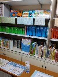 コロナ感染予防仕様の入り口に。<br />
入室後1番に手指の消毒をお願いしています。