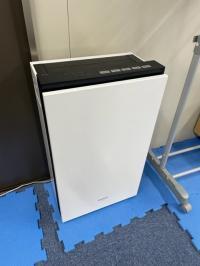 空気清浄機ジアイーノを設置しております。