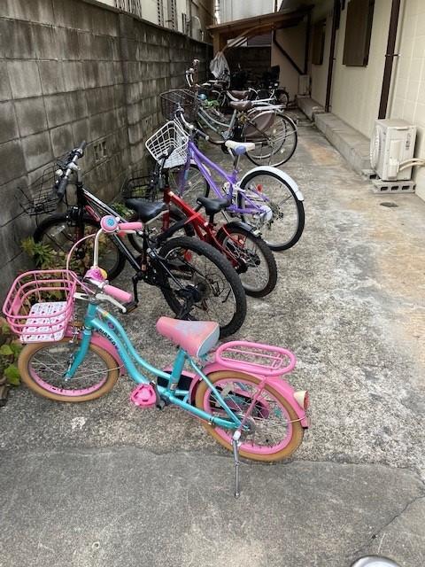 自転車置き場もあります。