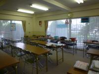 寝屋川コーポラスマンションの集会室が教室です。