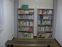 待合室には絵本をたくさん置いています。