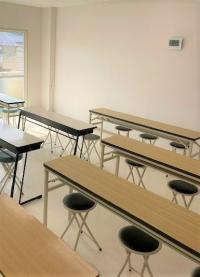 明るくきれいな教室です。