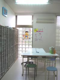 幼児さん用の席もあり、マンツーマンで指導しています。