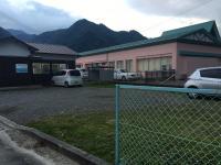 教室前の駐車場をご利用ください。