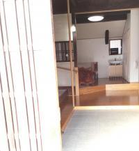 玄関は広く、ベビーカーも置いていただけます。