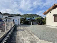 駐車場もございますので<br />
お車での来室も大丈夫です