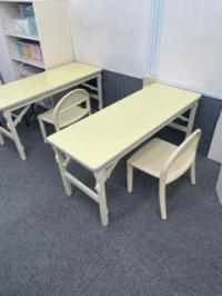 幼児さんの学習はこの机で学習します。