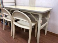 幼児さん用の椅子と机もあります。