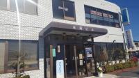 教室は階段を上って２階です。<br />
駐車場有ります。