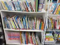 読書能力を育むことで子どもの地頭を良くします。教室図書は貸し出し自由です！！